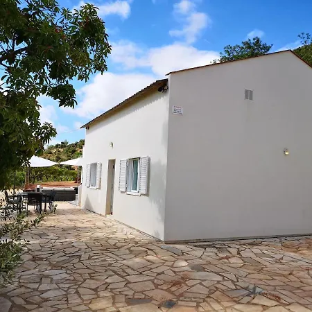 Rocha Branca Villa *